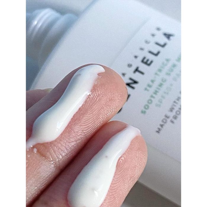 د آفتاب تسکین دهنده سنتلا اسکین Skin 1004 تی تریکا Tea Trica